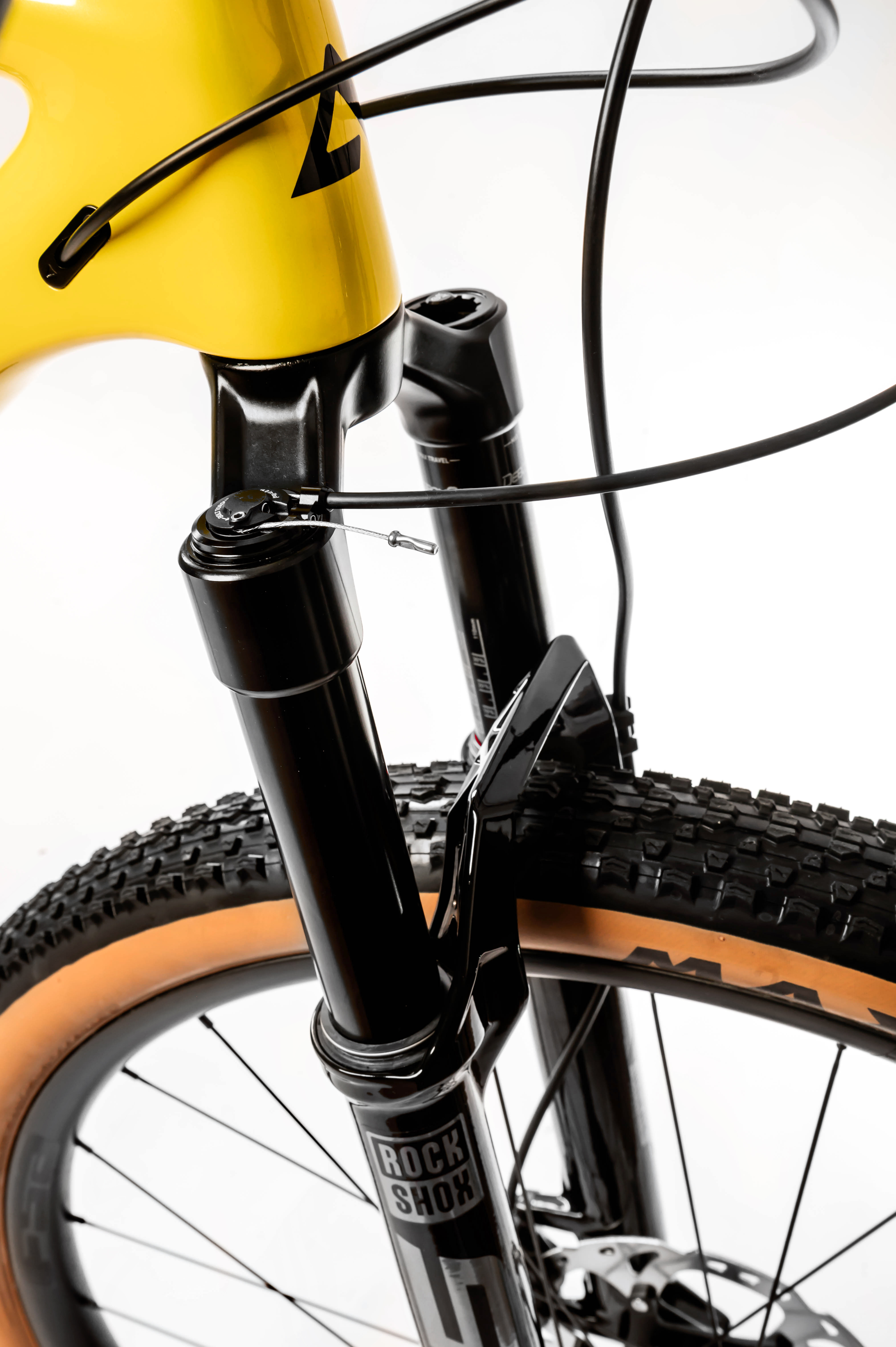 BICYKEL STEDO HANTOR FULL CARBON 19"/29"  8,9Kg MODRÁ / ŽLTÁ METALÍZA