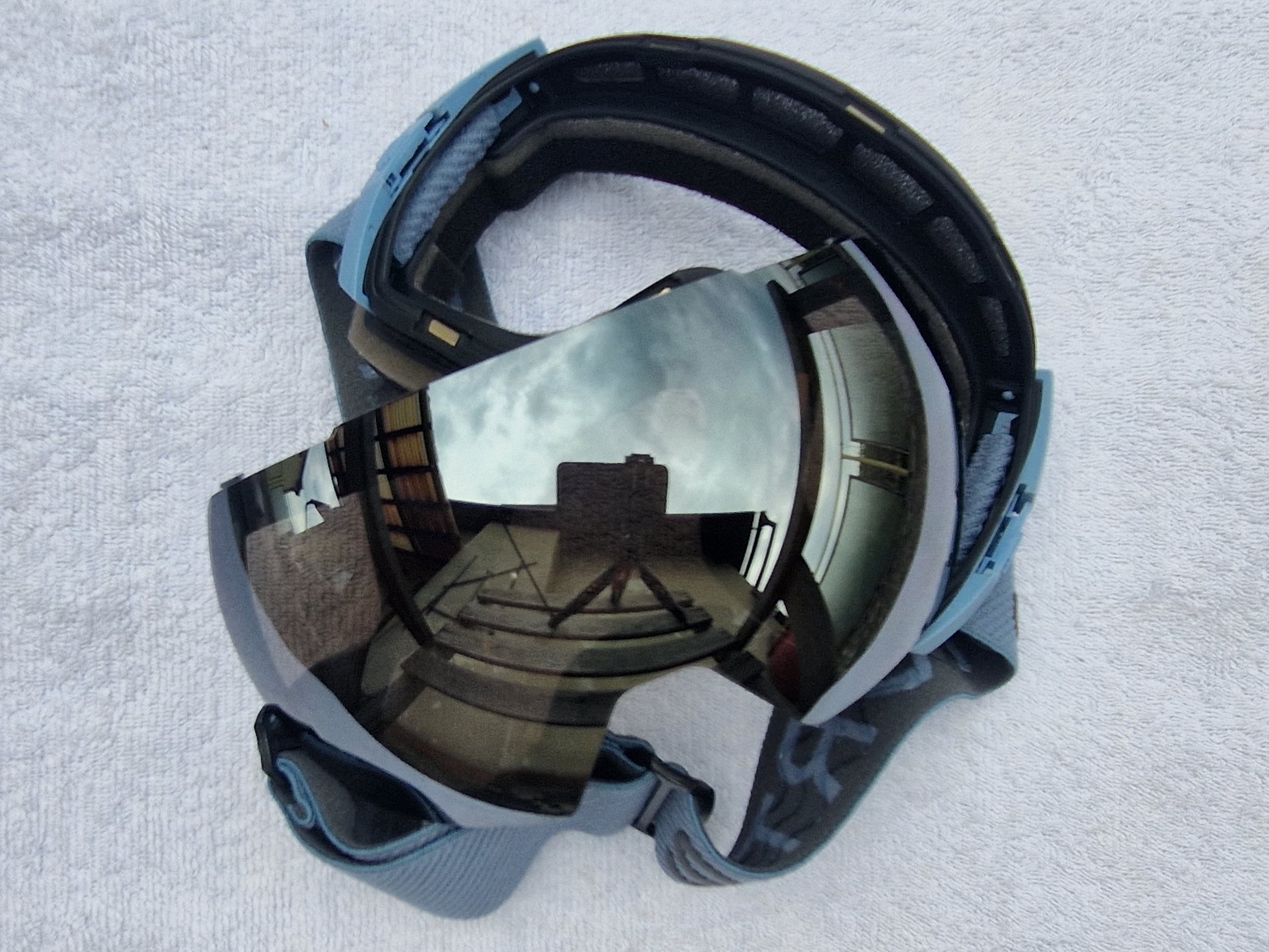 XH136 Magnetic Blue / silver