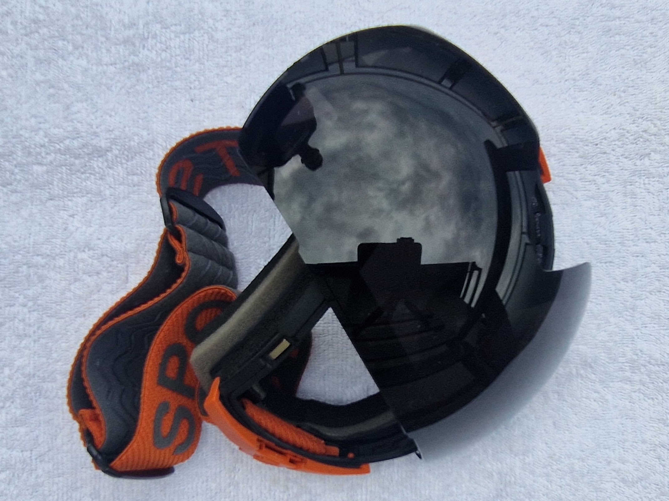 XH136 Magnetic Orange / grey