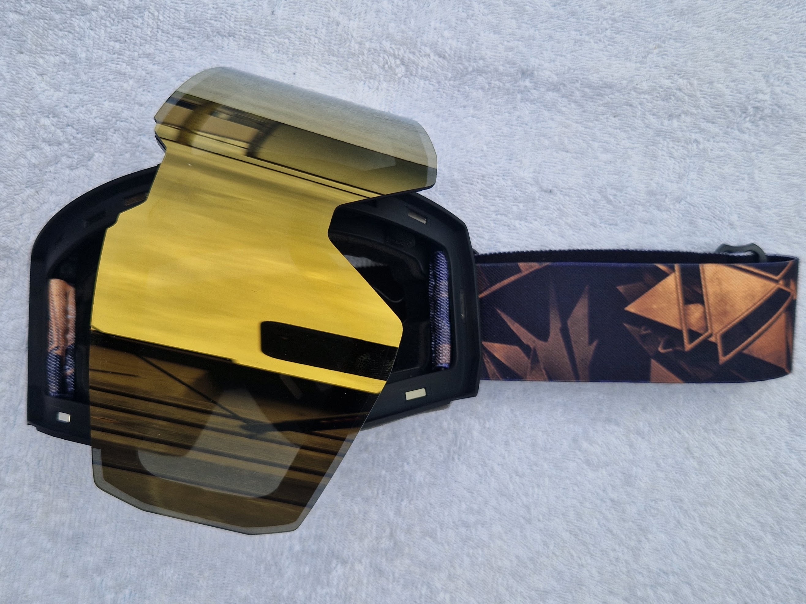 XH146 Magnetic Black /golden