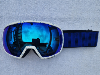 XH127 White/blue